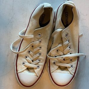 Off white low top converse women’s 7.5